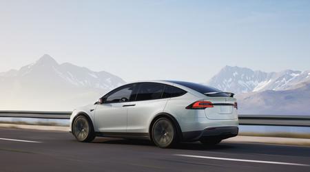 Tesla demande aux Texans de ne pas charger leurs voitures électriques et les mineurs ont dû fermer des exploitations agricoles - tout cela à cause de la canicule anormale