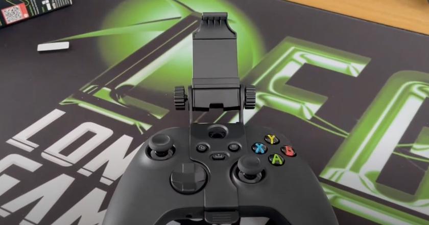 Orzly Xbox Controller Phone Mount