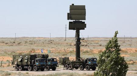 Un drone FPV ukrainien a détruit une rare station radar Podlyot, utilisée avec les systèmes de défense aérienne S-300 et S-400.