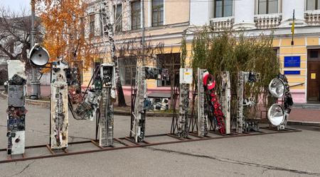 Une installation d'équipements de télécommunications mutilés de Vodafone a été mise en place à Kiev : 884 610 accidents et 2 milliards de dollars de pertes en ont résulté.