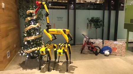 Boston Dynamics a montré comment trois robots Spot décorent un sapin de Noël