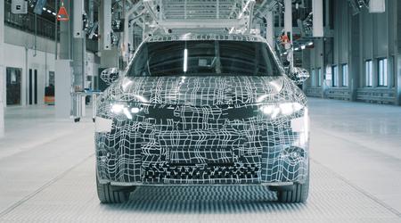 BMW a démarré la production pilote de voitures électriques Neue Klasse dans une nouvelle usine en Hongrie.