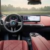 L'intérieur de la BMW iX avec la miniaturisation du double affichage