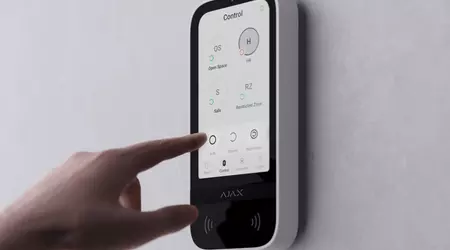 KeyPad TouchScreen Jeweller : clavier sans fil avec écran tactile pour le contrôle du système Ajax