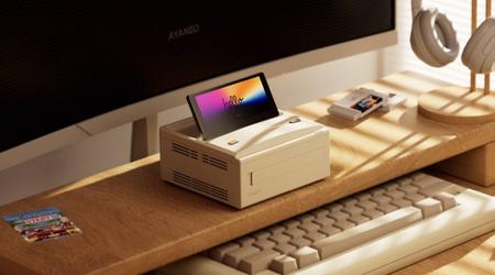 Ayaneo a dévoilé une version actualisée du mini-PC AM01S, dont le design rappelle les ordinateurs des années 80