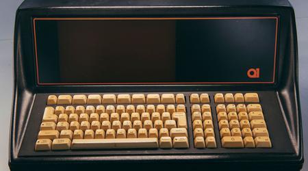 Une société de nettoyage a accidentellement trouvé deux des premiers ordinateurs de bureau vieux de 50 ans au monde en faisant le ménage.