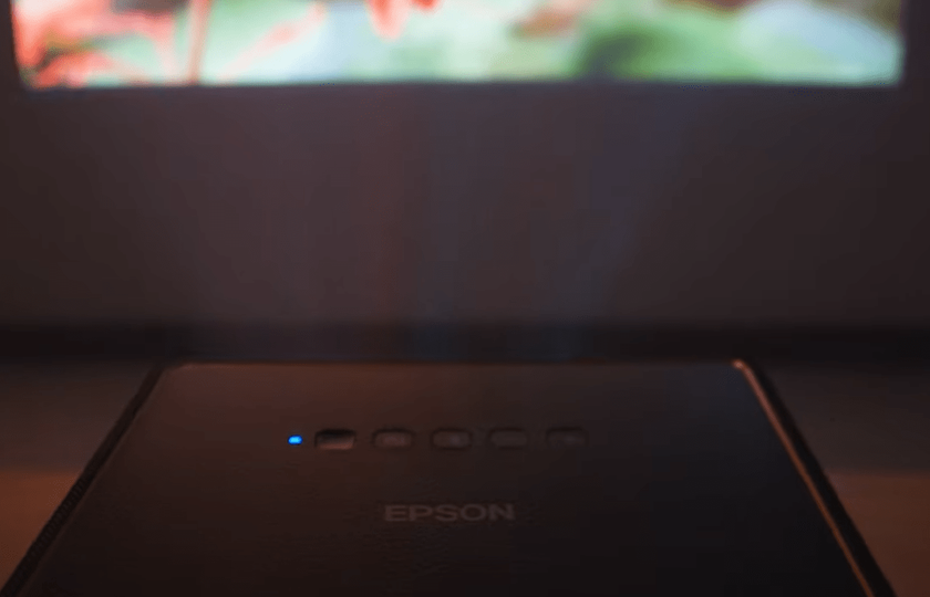 Projecteur intelligent Epson EpiqVision Mini EF12
