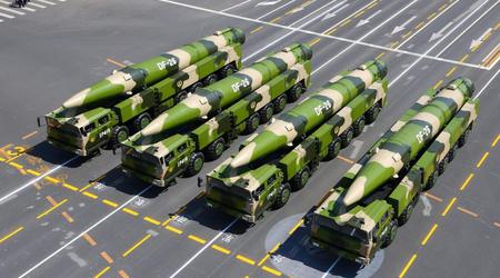 Plus de missiles pour 5000 km : La Chine augmente la production de lanceurs pour les missiles balistiques DF-26