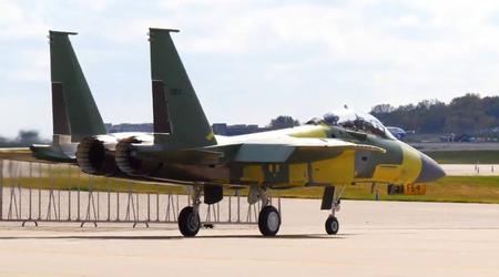 Boeing espère remettre à l'armée de l'air américaine le premier chasseur F-15EX Eagle modernisé dans sa configuration finale d'ici à la fin du mois de novembre - les livraisons ont été retardées d'un an.