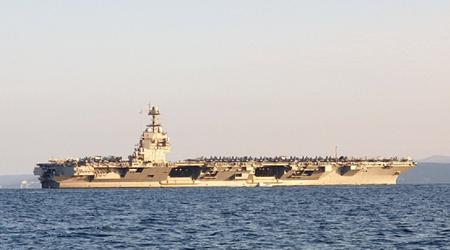 La marine américaine a envoyé en Italie un groupe d'intervention dirigé par le plus grand porte-avions du monde, l'USS Gerald R. Ford, pour un coût de plus de 13 milliards de dollars.