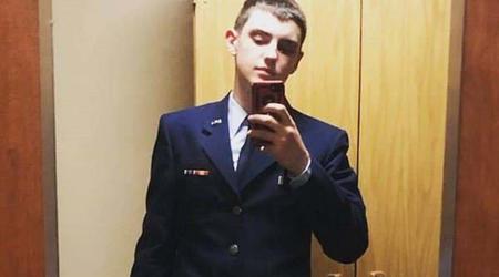 L'officier américain qui a divulgué des informations classifiées sur la guerre russo-ukrainienne sur Discord écope de 15 ans de prison