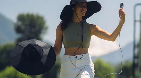 EcoFlow a présenté à l'IFA 2024 un chapeau électrique capable de recharger les smartphones.