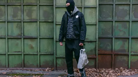 Un moment de beauté : les développeurs de Disco Elysium ont présenté un sac en forme de sac du personnage principal du jeu