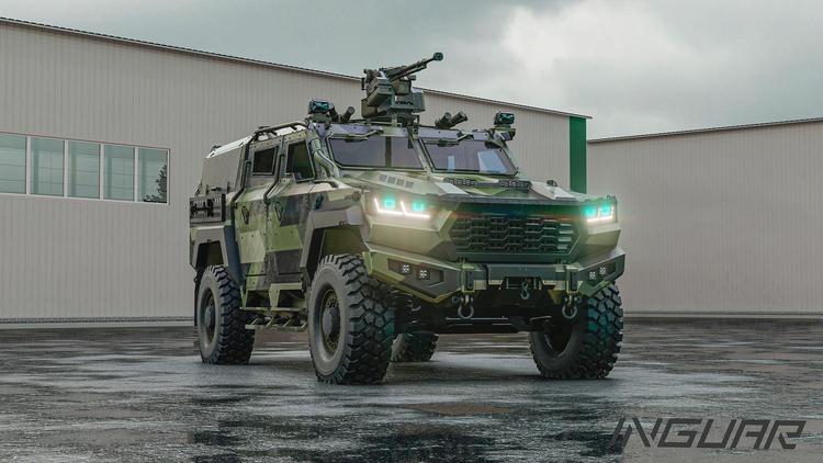Le véhicule blindé ukrainien Inguar-3 passe ...