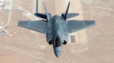 Le F-35 Lightning II sera capable de détruire les chars ennemis avec des missiles AGM-114 Hellfire.