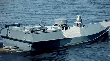 Les Russes inondent les navires le long du pont de Kertch pour se défendre contre les attaques de drones maritimes ukrainiens.
