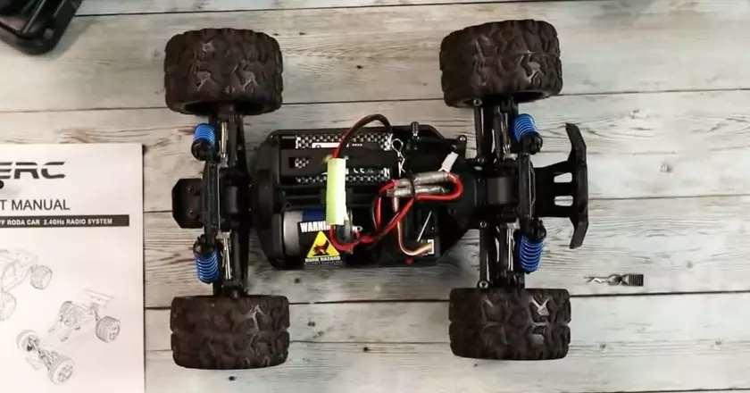 1:18 DEERC 9300 voiture rc moins de 100