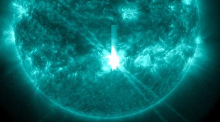 Météorologues, tenez-vous prêts ! Une puissante éruption s'est produite sur le Soleil, qui va provoquer une tempête géomagnétique de grande ampleur sur la Terre.