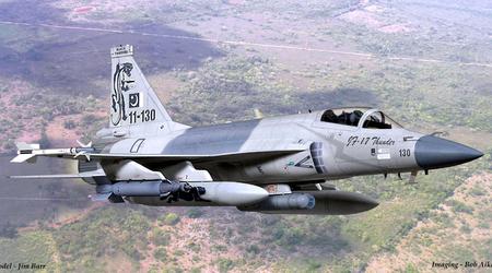 L'Azerbaïdjan reçoit les premiers avions de combat sino-pakistanais JF-17C