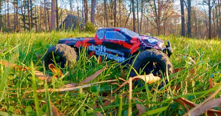 DEERC Brushless RC Cars 300E voiture RC à moins de 200