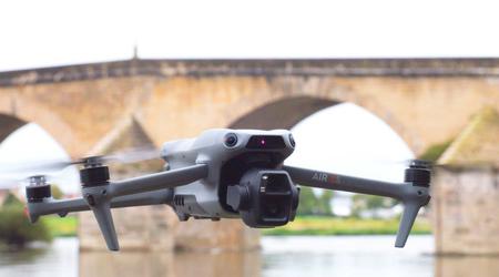 DJI lance le drone Air 3S avec double caméra, LiDAR et fonction de vol de nuit sécurisée pour 1099 $.
