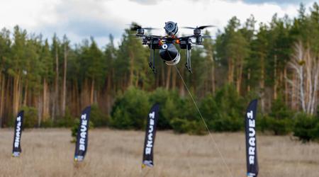 Le Viêt Nam présente ses propres drones FPV à fibre optique