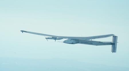 Les États-Unis testent un drone Skydweller équipé de panneaux solaires