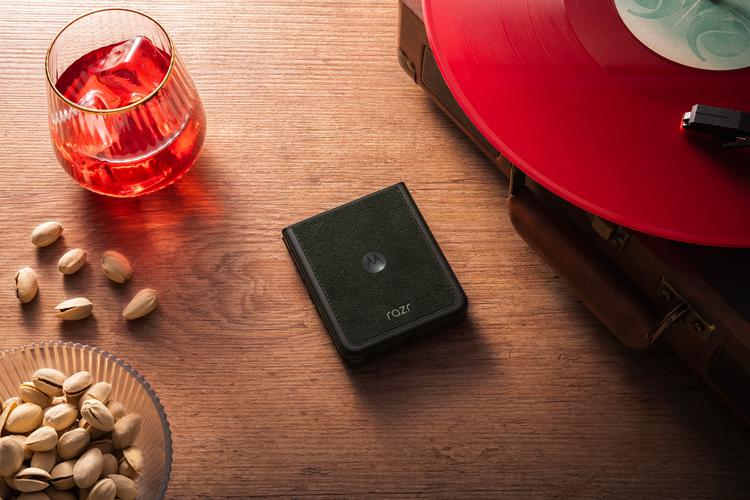 Motorola Razr 60 Ultra : le ...