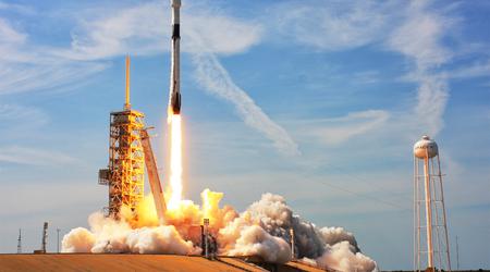 SpaceX annule le lancement du satellite Starlink 16 secondes avant le décollage en raison du risque de perte du premier étage de la fusée Falcon 9