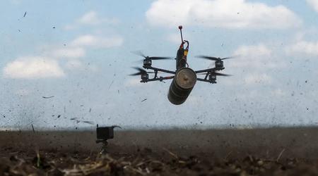 La Russie a commencé à utiliser de nouveaux drones FPV équipés de câbles à fibres optiques invisibles à la guerre électronique.