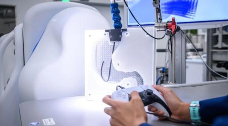 Des chirurgiens ont effectué une endoscopie à 9 300 kilomètres du patient à l'aide d'une manette de PlayStation.