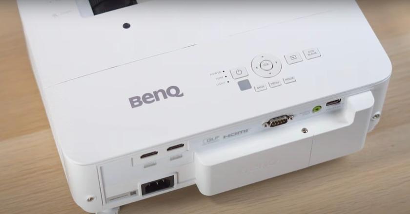 Projecteur BenQ TK700STi pour salle éclairée