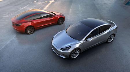 Tesla rappelle près de 820 000 véhicules en raison d'un bug logiciel