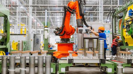 "L'objectif est de produire 100 000 obus par mois" : une nouvelle usine destinée à produire des obus de 155 mm pour l'Ukraine sera ouverte aux États-Unis.