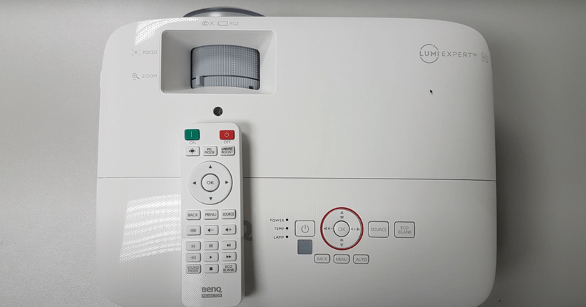 BenQ TH671ST best projector under 1000