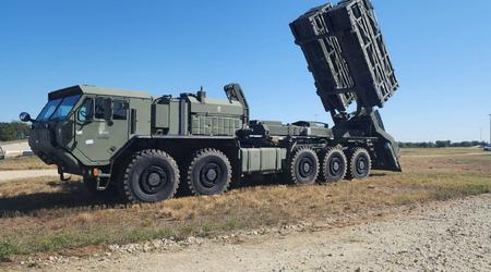 Quatre fois plus puissant que les HIMARS : l'entreprise de défense Lockheed Martin a dévoilé le prototype d'un nouveau système de fusée à lancement multiple.