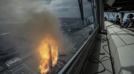 Une frégate de la marine néerlandaise lance pour la première fois un missile de croisière Tomahawk