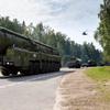 Les Russes ont lancé le missile balistique intercontinental SS-27 Mod 2, d'une portée de 12 000 kilomètres, qui peut transporter une ogive nucléaire d'une puissance allant jusqu'à 500 kilotonnes.-16 Les Russes ont lancé le missile balistique intercontinental SS-27 Mod 2, d'une portée de 12 000 kilomètres, qui peut transporter une ogive nucléaire d'une puissance allant jusqu'à 500 kilotonnes.-16