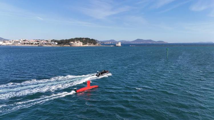 La marine française envisage de combiner ...