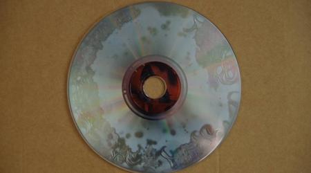 Vos disques peuvent se détériorer en raison d'une réaction chimique, et c'est ce qui se passe avec les DVD édités par Warner Bros.