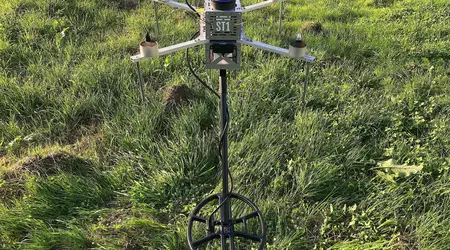 L'Ukraine présente le drone de déminage ST1, qui travaille quatre fois plus vite qu'un humain