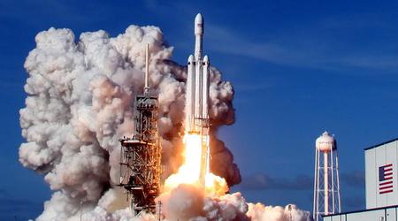 SpaceX a réussi à dégager un bénéfice pour la première fois en deux ans - la société aérospatiale a enregistré un gain de 55 millions de dollars pour un chiffre d'affaires de 1,5 milliard de dollars.