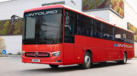 Mercedes-Benz eIntouro : le nouvel autobus interurbain électrique a une autonomie de 500 kilomètres et une durée de vie de la batterie pouvant aller jusqu'à 15 ans.