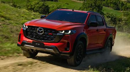 Mazda BT-50 2025 : nouveau turbodiesel de 2,2 litres, emblème géant et packs étendus