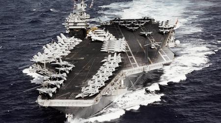 L'un des premiers porte-avions américains effectue son dernier voyage avant d'être démantelé