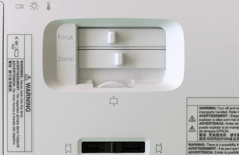 Epson 2350 ou BenQ TK700
