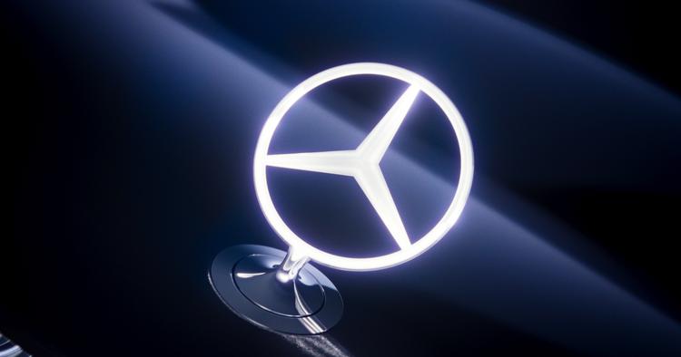 Mercedes localise un de ses modèles ...