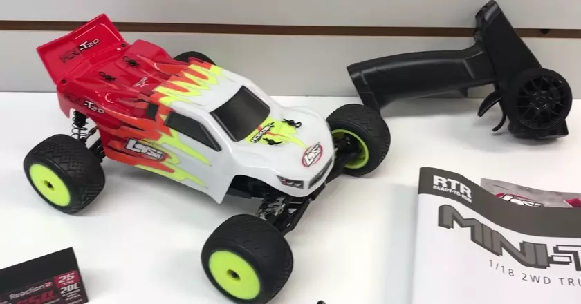 1:18 LOSI RC MINI-T 2.0 2WD rc car under 200 €