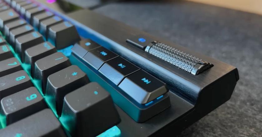 Corsair K70 RGB PRO Clavier mécanique pour la frappe