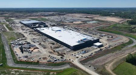 Toyota a construit sa première usine de batteries en Amérique pour produire des batteries destinées aux véhicules électriques. 